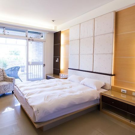 Bed and Breakfast Eureka Тайнань Экстерьер фото