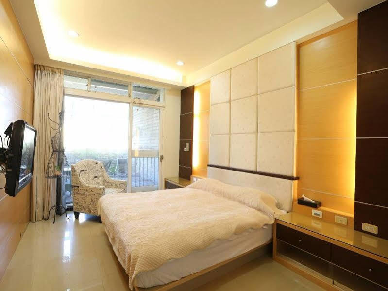 Bed and Breakfast Eureka Тайнань Экстерьер фото